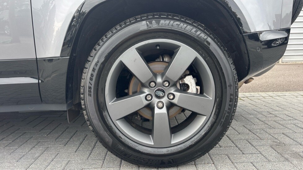 Used Land Rover Defender 2024 for sale - 76007805: Photo 8