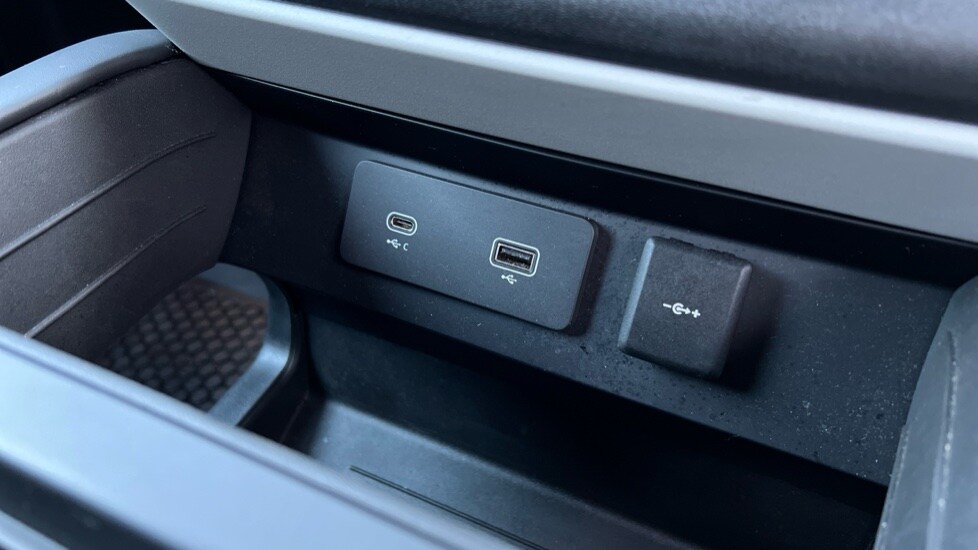 Used Land Rover Defender 2024 for sale - 76869342: Photo 47