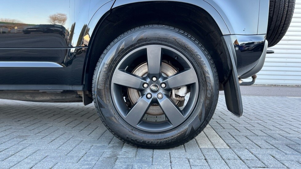 Used Land Rover Defender 2024 for sale - 76869342: Photo 8