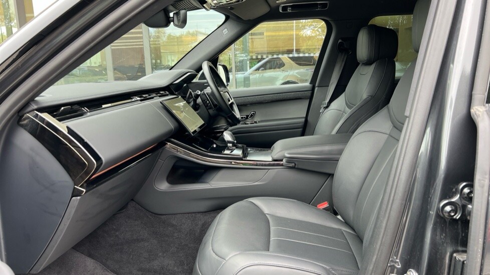 Used Land Rover Range Rover Sport 2024 for sale - 76008257: Photo 3