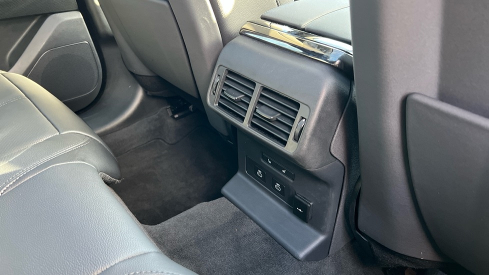 Used Land Rover Range Rover Velar 2025 for sale - 76873089: Photo 18