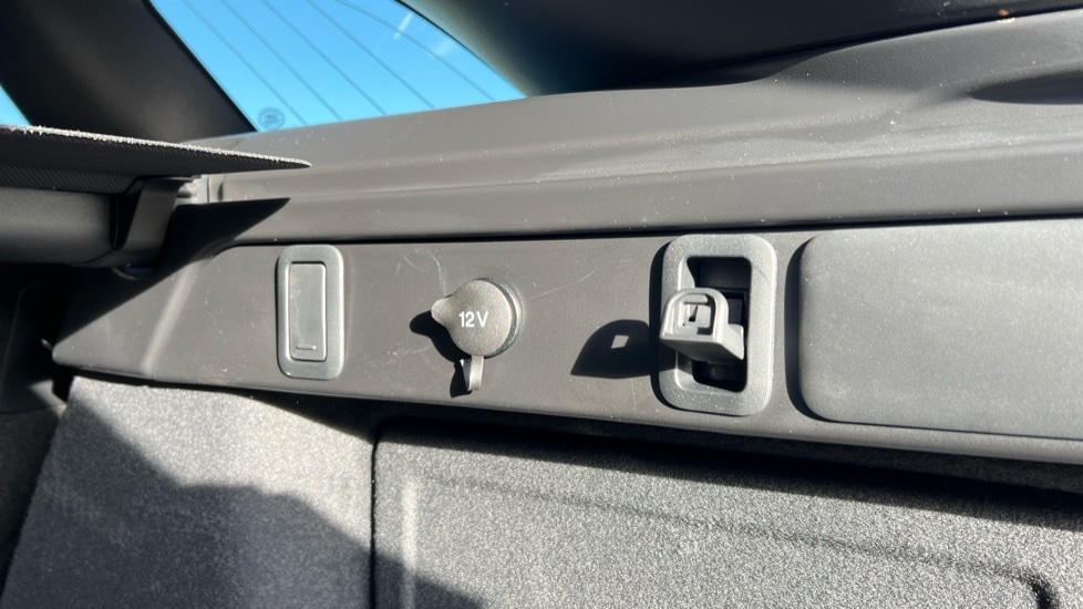 Used Land Rover Range Rover Velar 2025 for sale - 76873089: Photo 22