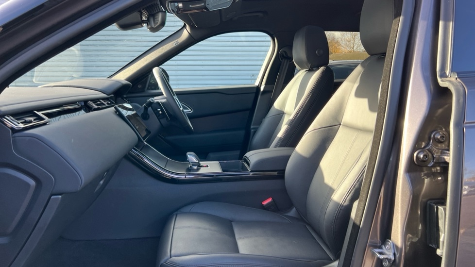 Used Land Rover Range Rover Velar 2025 for sale - 76873089: Photo 3
