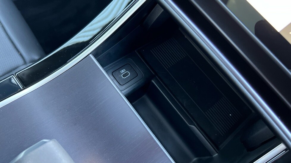 Used Land Rover Range Rover Velar 2025 for sale - 76873089: Photo 50