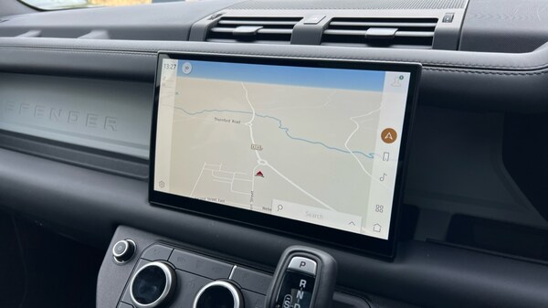 Used Land Rover Defender 2024 for sale - 76008264: Photo 11