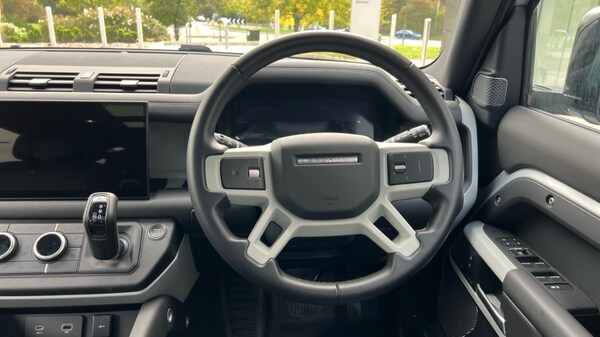 Used Land Rover Defender 2024 for sale - 76008264: Photo 15