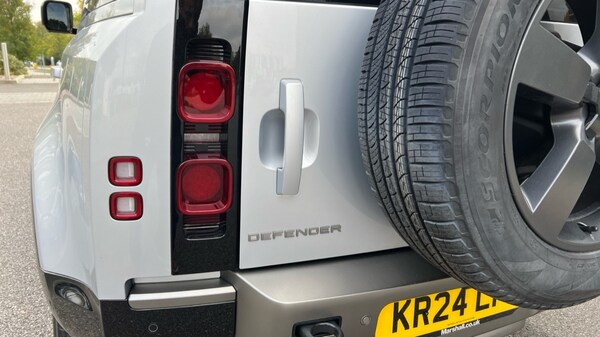 Used Land Rover Defender 2024 for sale - 76008264: Photo 19