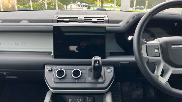 Used Land Rover Defender 2024 for sale - 76008264: Photo 29