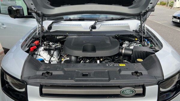 Used Land Rover Defender 2024 for sale - 76008264: Photo 30