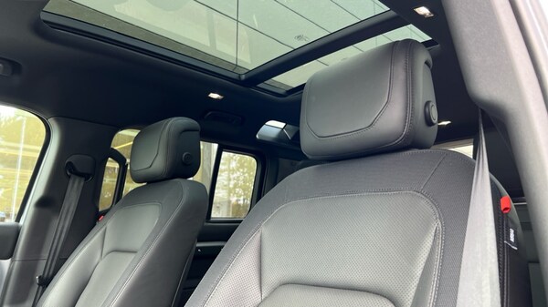 Used Land Rover Defender 2024 for sale - 76008264: Photo 46