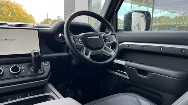 Used Land Rover Defender 2024 for sale - 76008264: Photo 48