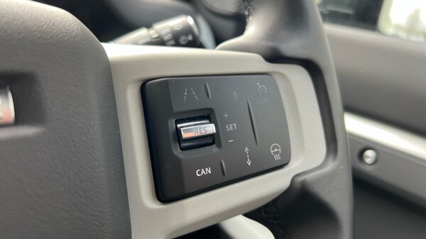Used Land Rover Defender 2024 for sale - 76008264: Photo 57