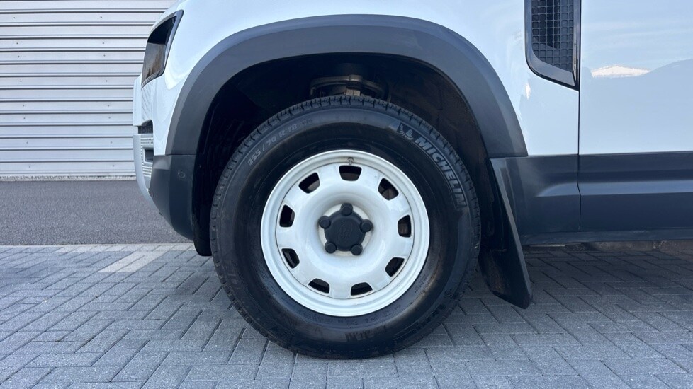 Used Land Rover Defender 2020 for sale - 76044481: Photo 31