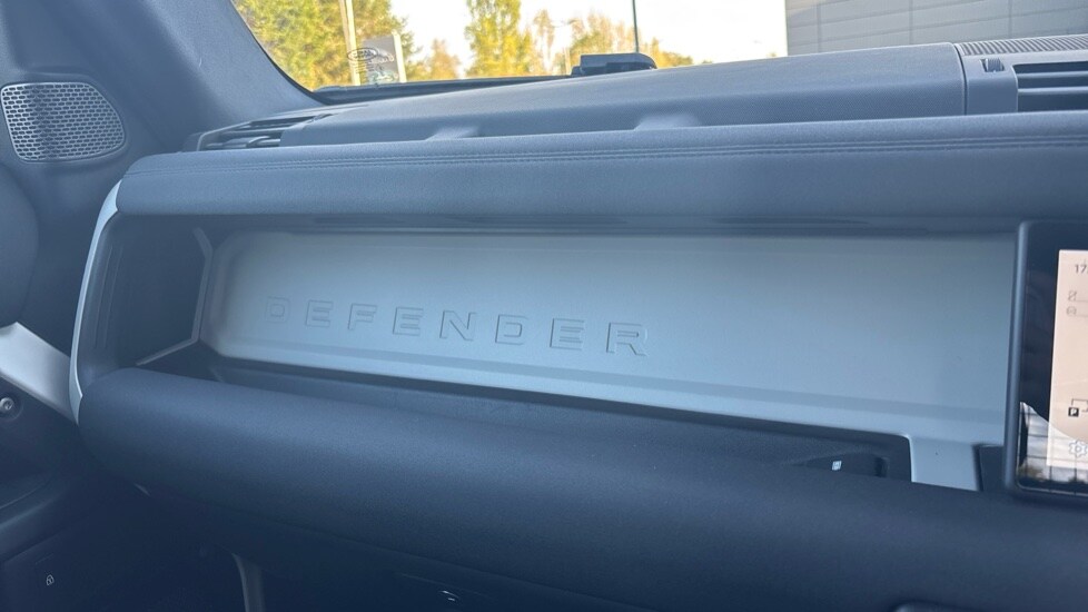 Used Land Rover Defender 2020 for sale - 76044481: Photo 34