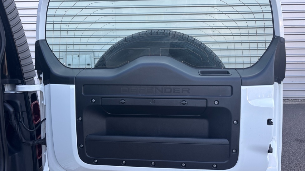 Used Land Rover Defender 2020 for sale - 76044481: Photo 40