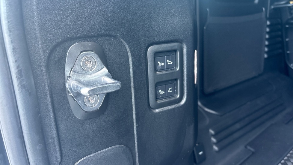 Used Land Rover Defender 2020 for sale - 76044481: Photo 41
