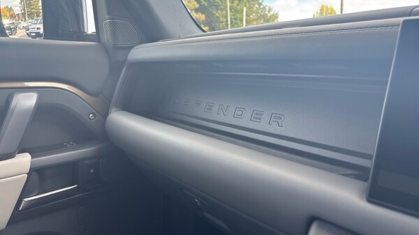 Used Land Rover Defender 2024 for sale - 76008282: Photo 24