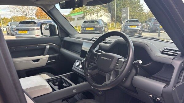 Used Land Rover Defender 2024 for sale - 76008282: Photo 28