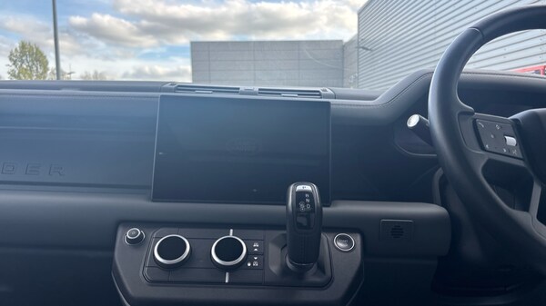 Used Land Rover Defender 2024 for sale - 76008282: Photo 29