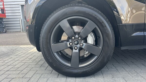 Used Land Rover Defender 2024 for sale - 76008282: Photo 31