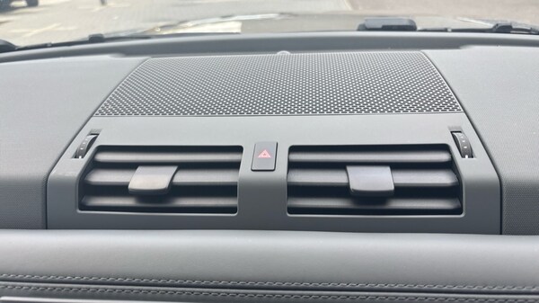 Used Land Rover Defender 2024 for sale - 76008282: Photo 44