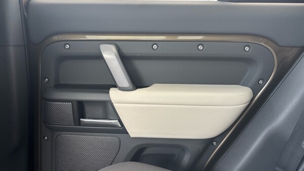Used Land Rover Defender 2024 for sale - 76008282: Photo 53