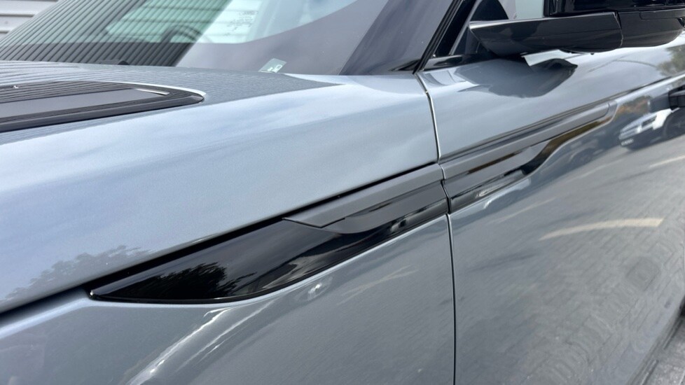 Used Land Rover Range Rover Velar 2025 for sale - 76008079: Photo 21