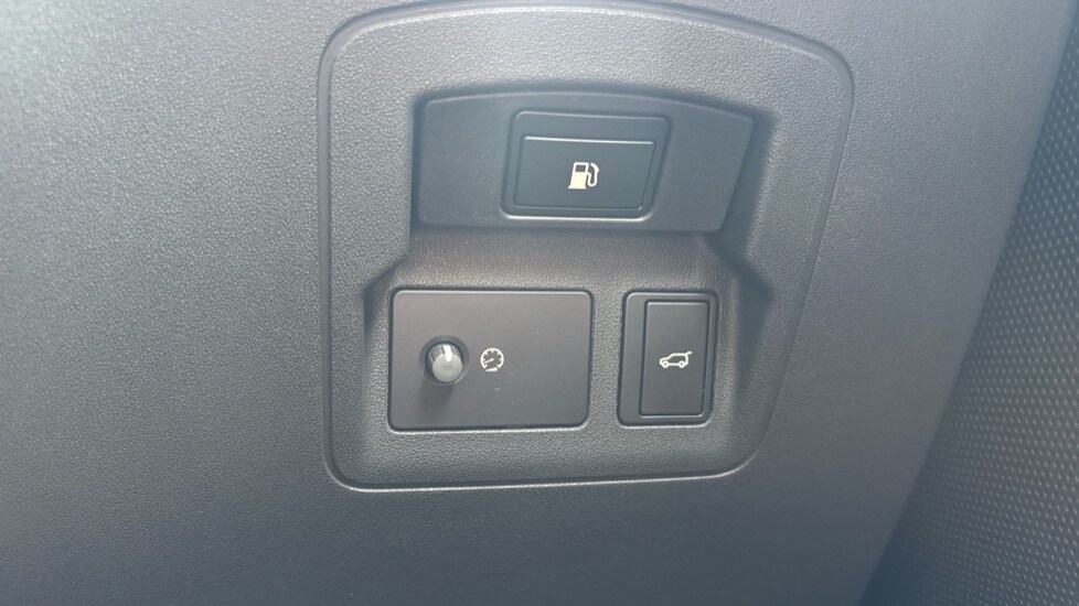 Used Land Rover Range Rover Velar 2025 for sale - 76008079: Photo 45