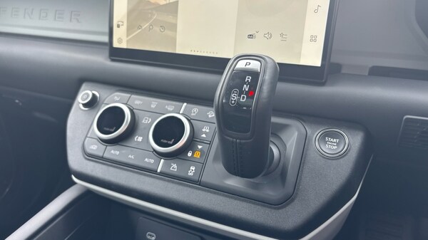 Used Land Rover Defender 2024 for sale - 76221720: Photo 13