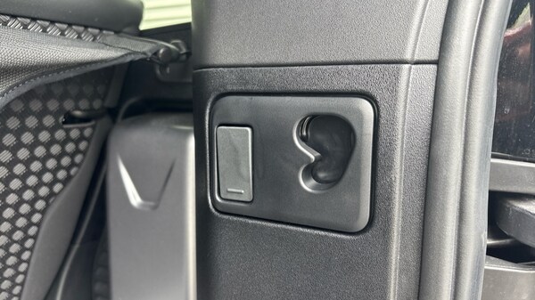 Used Land Rover Defender 2024 for sale - 76221720: Photo 36