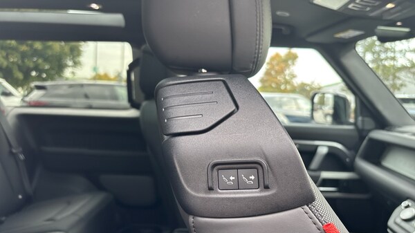 Used Land Rover Defender 2024 for sale - 76221720: Photo 53