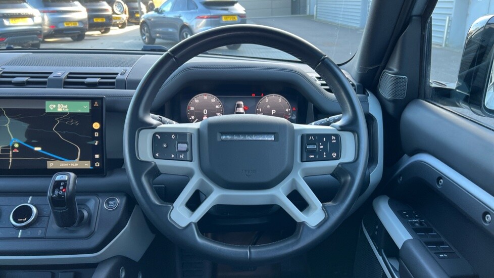 Used Land Rover Defender 2023 for sale - 76007985: Photo 15