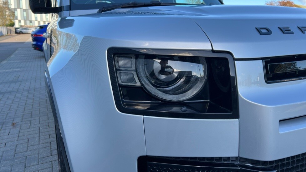 Used Land Rover Defender 2023 for sale - 76007985: Photo 17