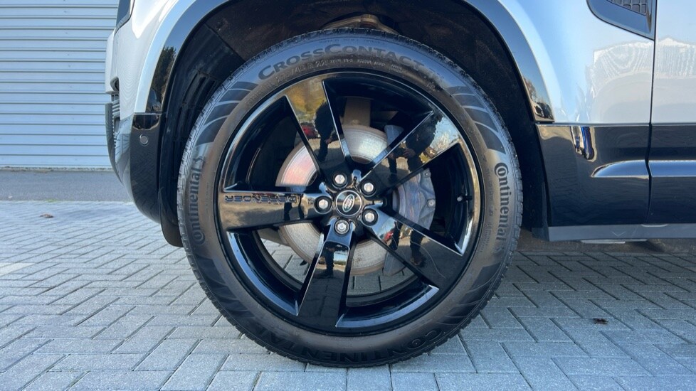 Used Land Rover Defender 2023 for sale - 76007985: Photo 31