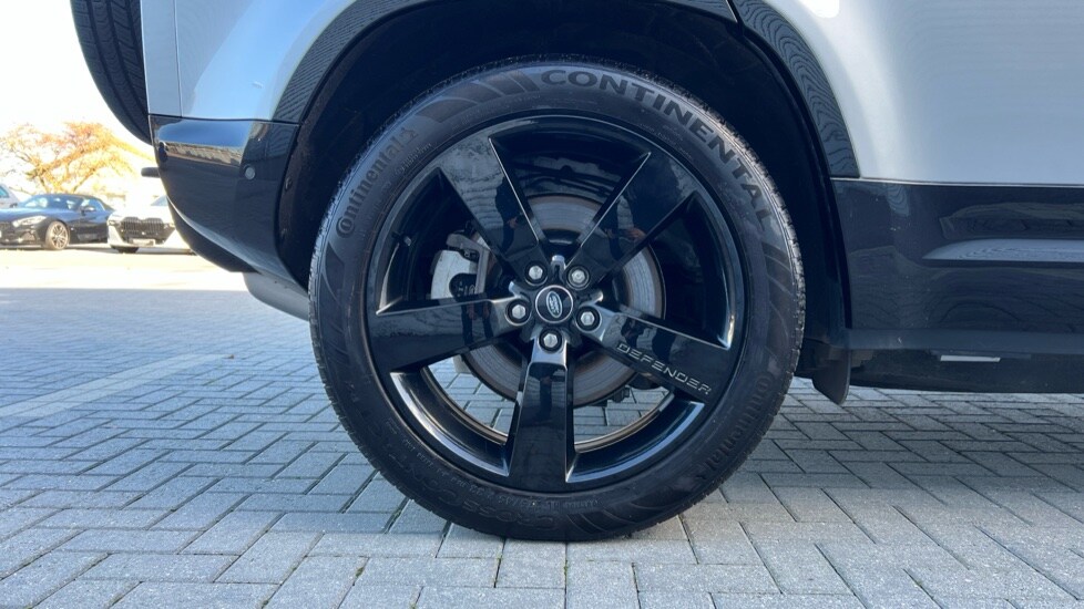 Used Land Rover Defender 2023 for sale - 76007985: Photo 32