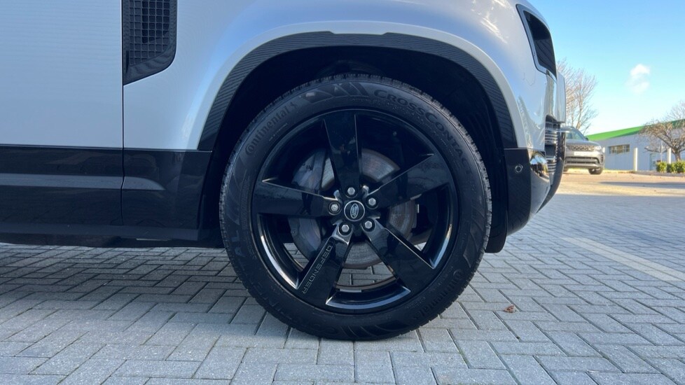 Used Land Rover Defender 2023 for sale - 76007985: Photo 33