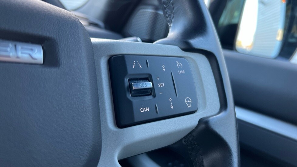 Used Land Rover Defender 2023 for sale - 76007985: Photo 43