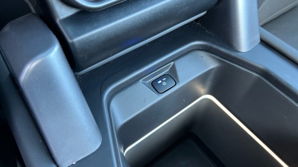 Used Land Rover Defender 2023 for sale - 76007985: Photo 53