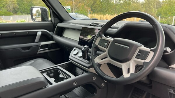 Used Land Rover Defender 2023 for sale - 76007985: Photo 5