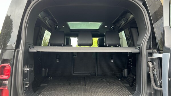 Used Land Rover Defender 2023 for sale - 76007985: Photo 7