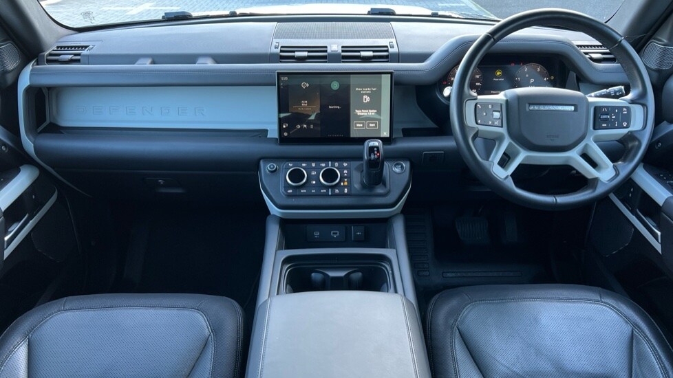 Used Land Rover Defender 2023 for sale - 76007985: Photo 9
