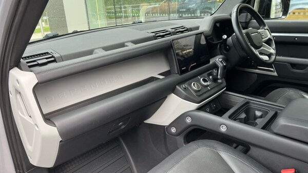 Used Land Rover Defender 2023 for sale - 76007985: Photo 9