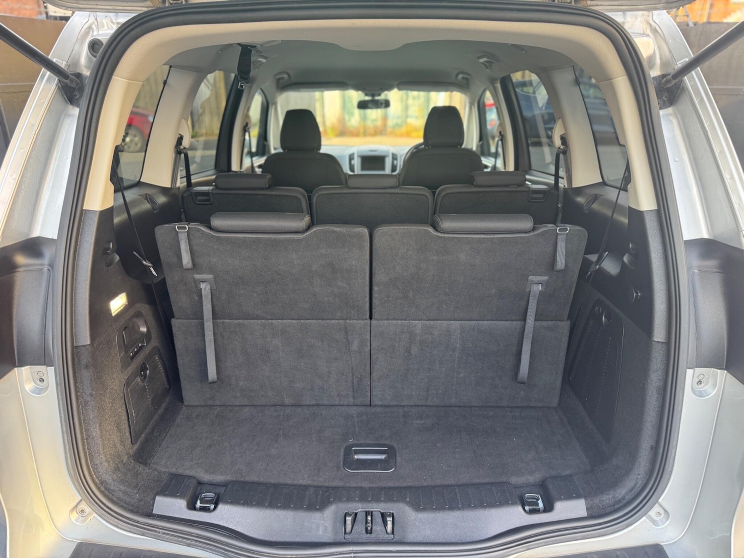 Used Ford Galaxy 2025 for sale - 76315095: Photo 32