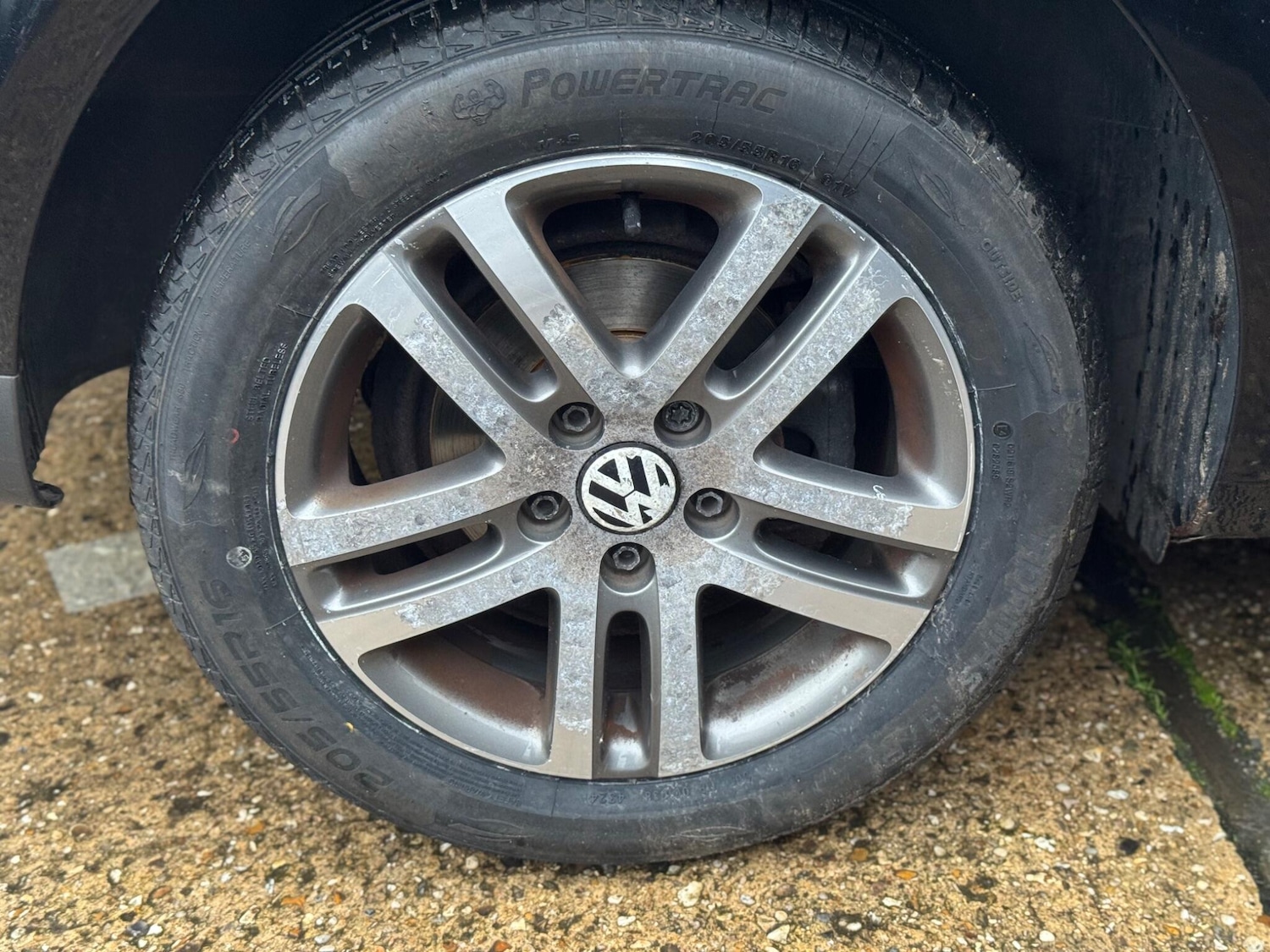 Used Volkswagen Touran 2009 for sale - 76936232: Photo 25