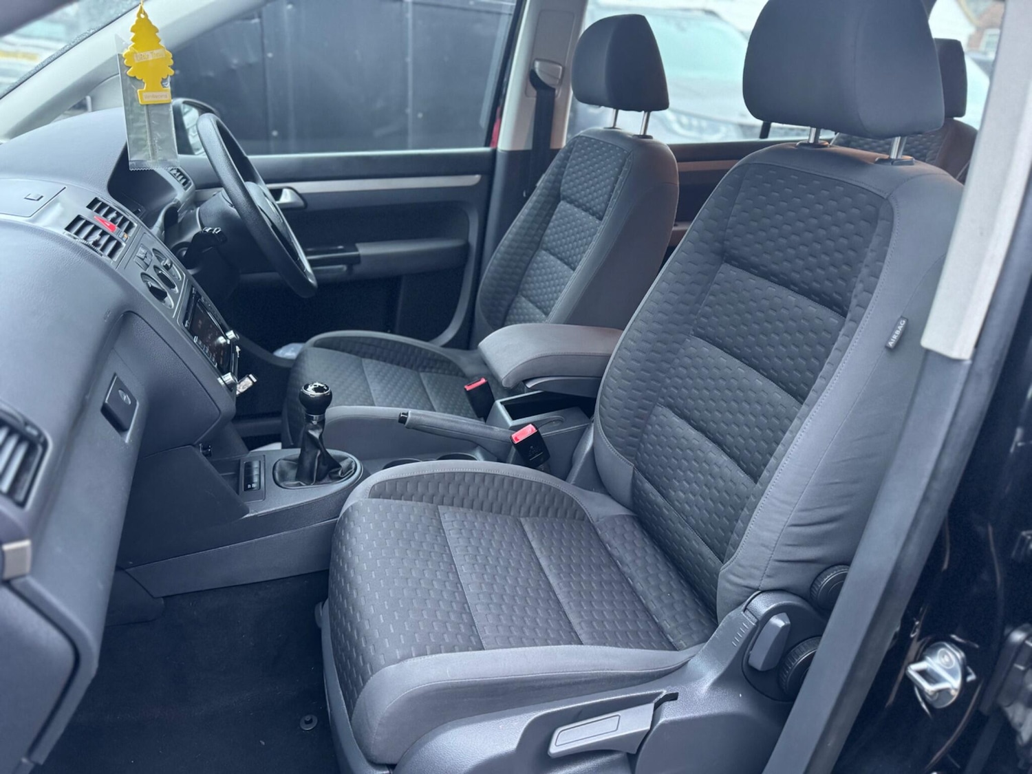 Used Volkswagen Touran 2009 for sale - 76936232: Photo 32