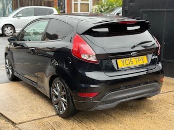 Used Ford Fiesta 2015 for sale - 79075364: Photo