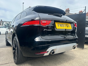 Used Jaguar F-Pace 2019 for sale - 78752246: Photo