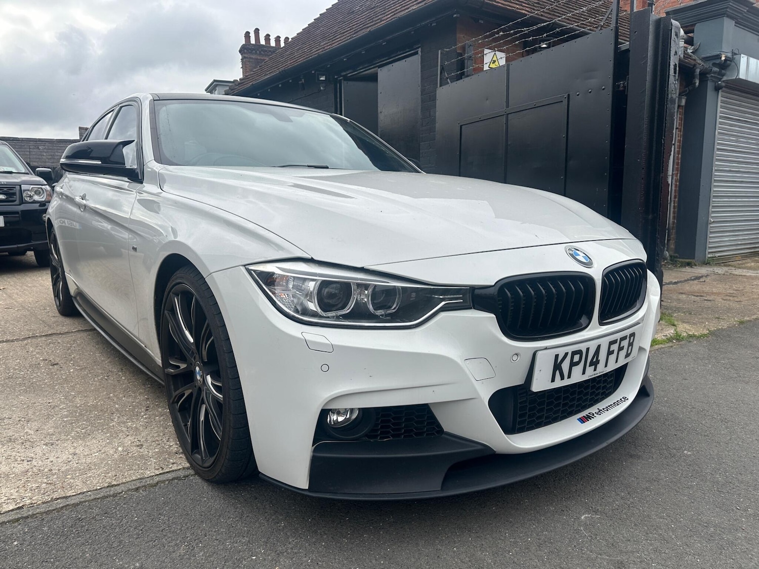 Used BMW 3 Series 2014 for sale - 76012992: Photo 2