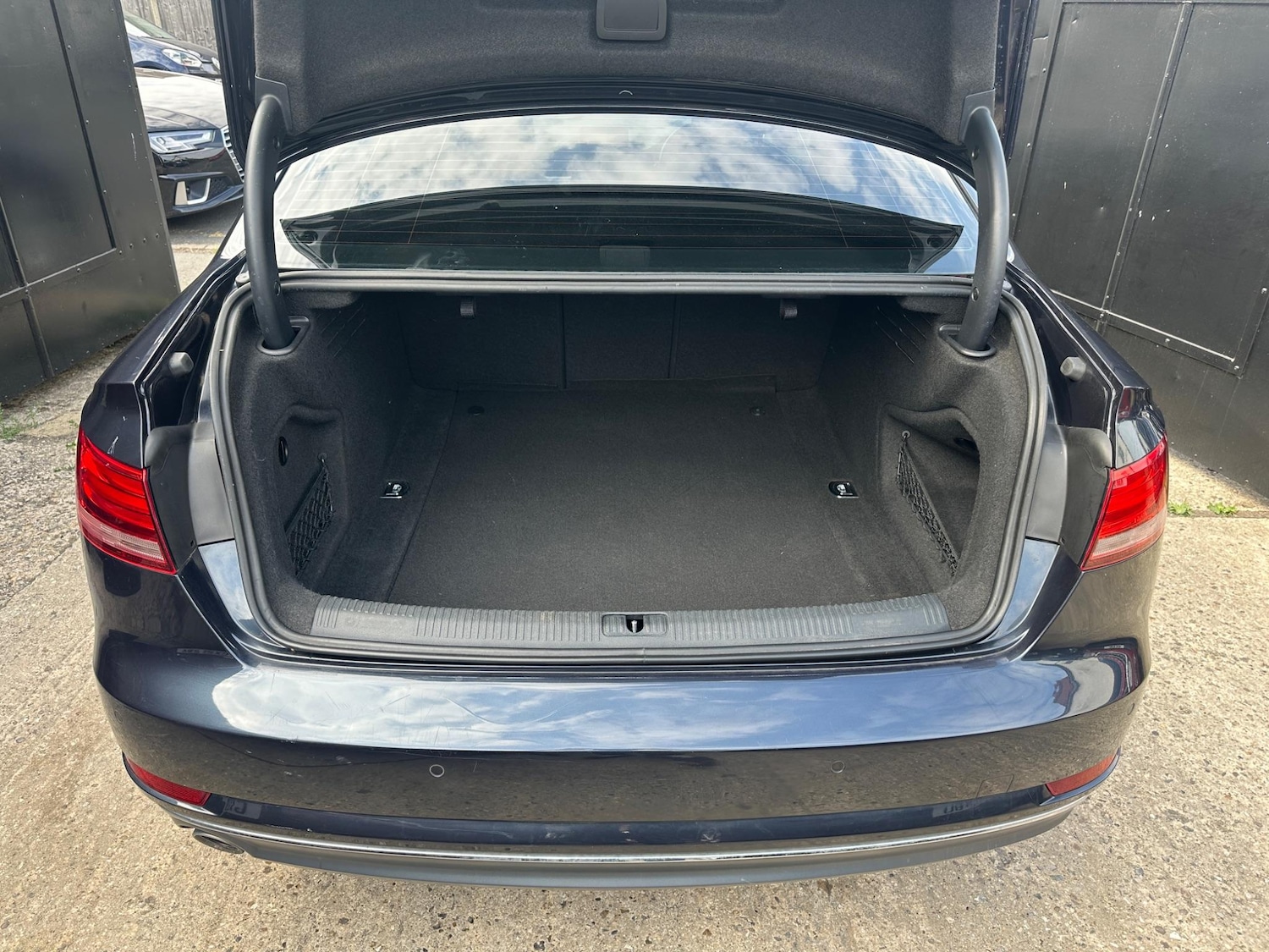 Used Audi A4 2016 for sale - 76855889: Photo 31