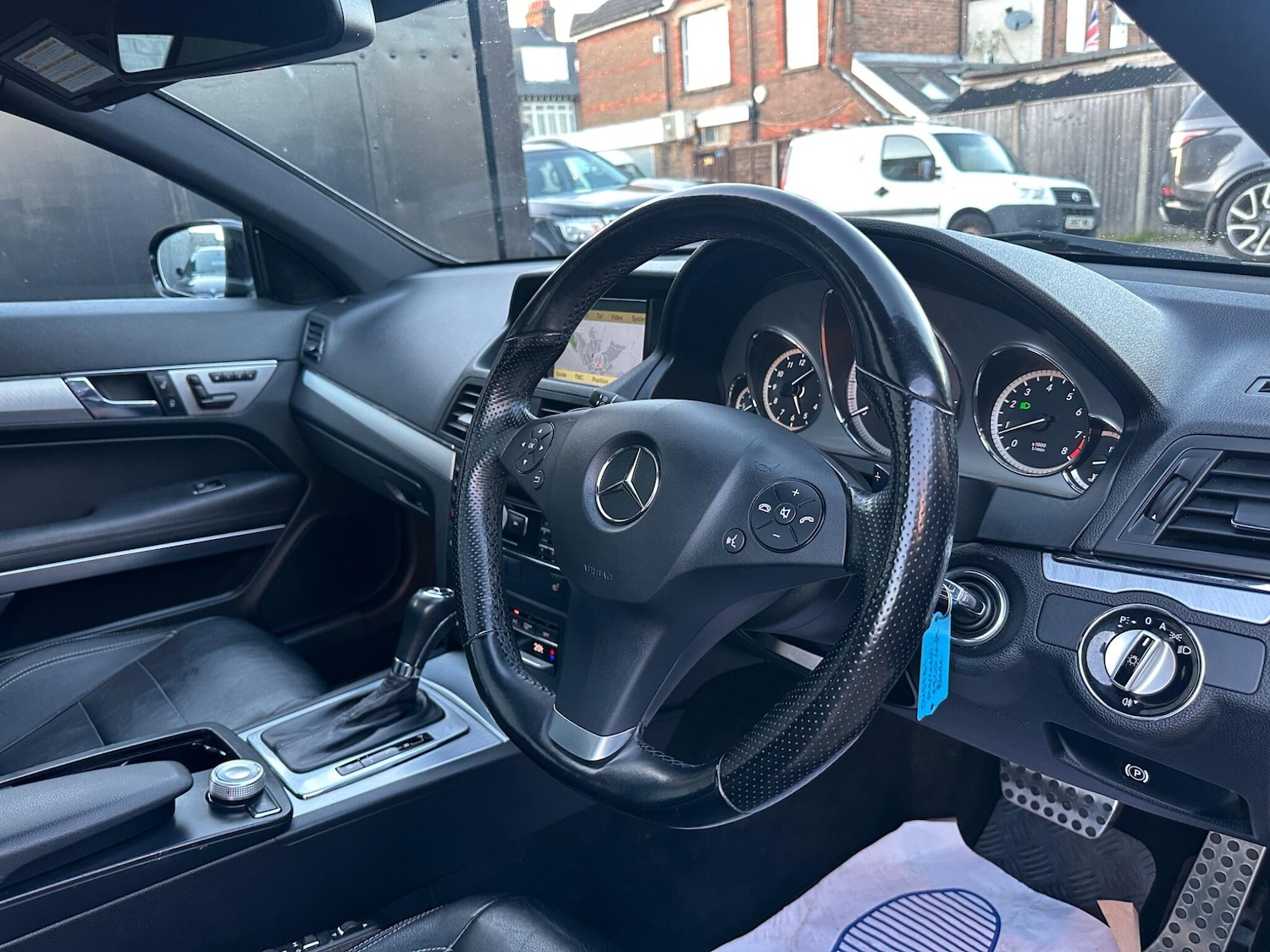 Used Mercedes-Benz E Class 2009 for sale - 76228111: Photo 11